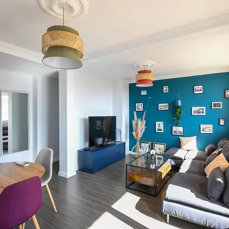 Apartment 3 Chambres, Climatisation, Parking, Proche Centre Et